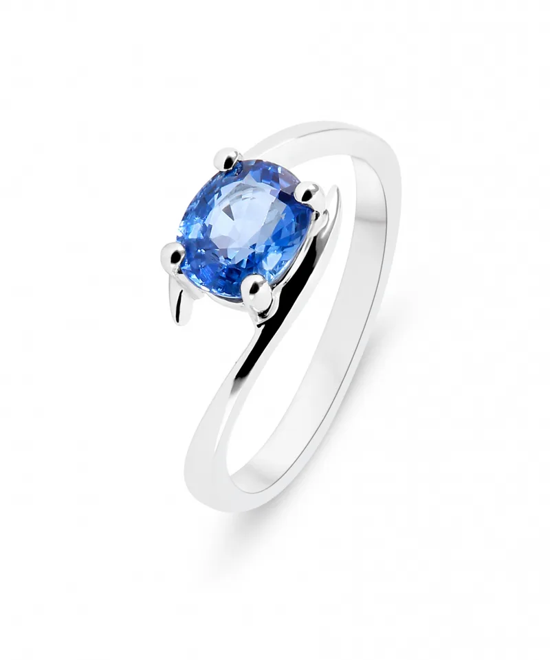 Bague Saphir Bleu Ceylan Ovale 7.5x5.5mm en Or Blanc 750 pour femme - Bijoux Trabbia Vuillermoz